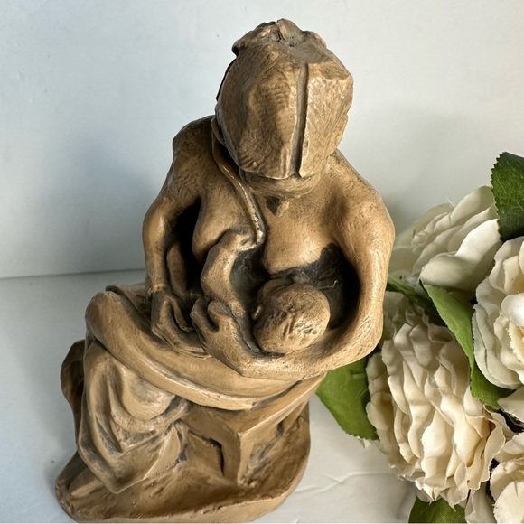 Abbey Press Nursing/breastfeeding mother Statue 9" TallRare Vintage 1975